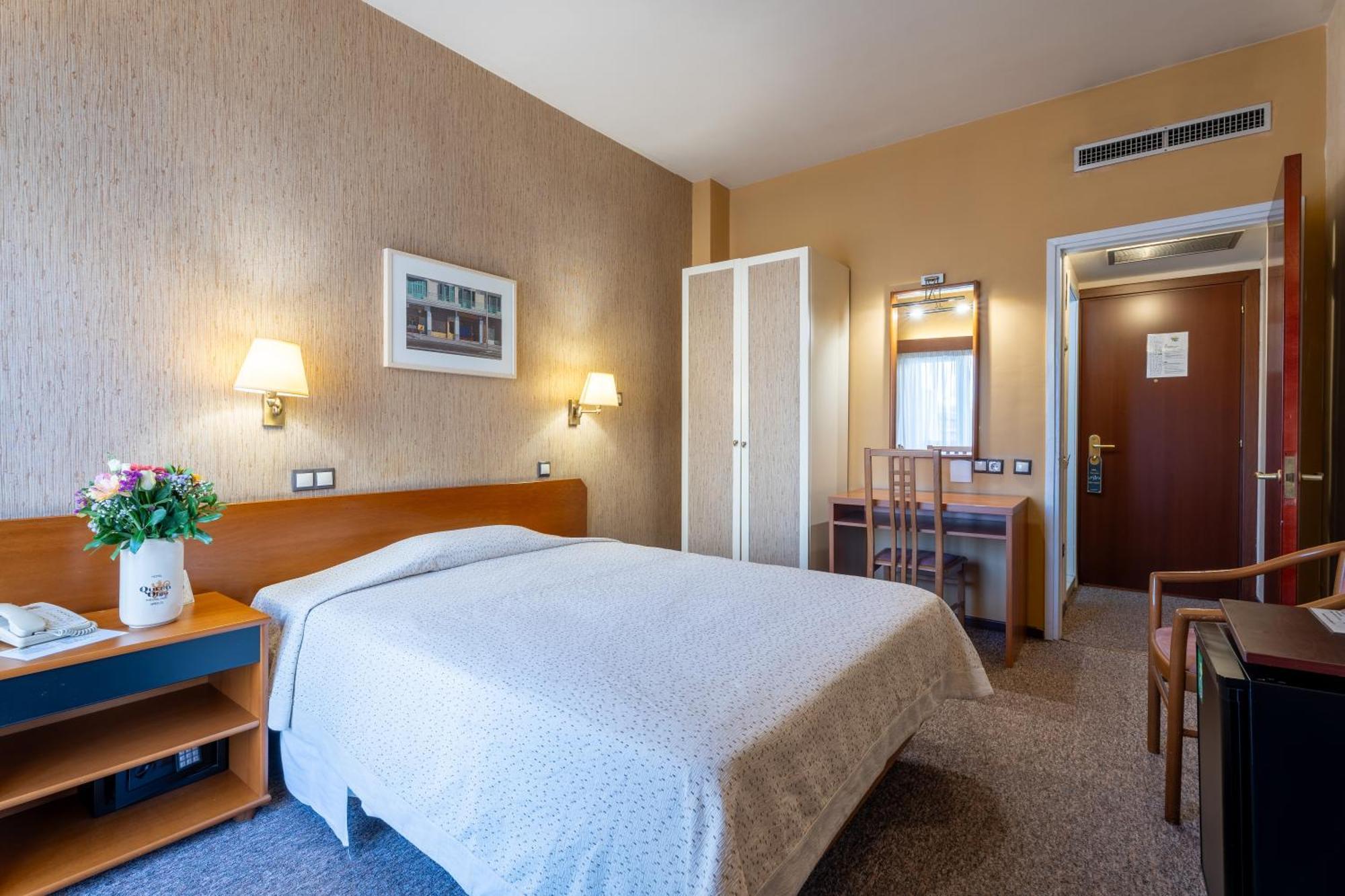 סלוניקי Queen Olga Hotel מראה חיצוני תמונה